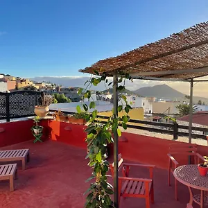 https://sansofi-hostel.adeje-hotels.com
