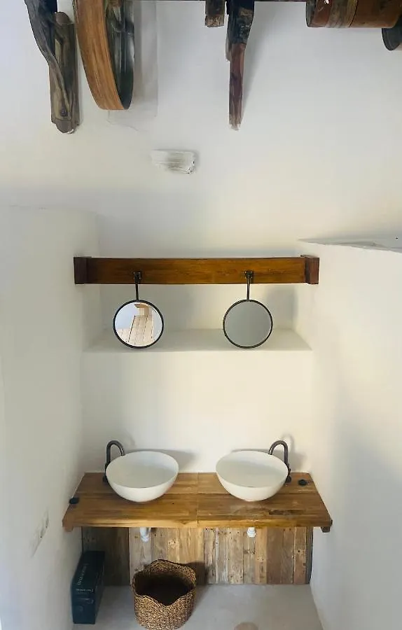 Bed & Breakfast Finca Elements Comares Spain